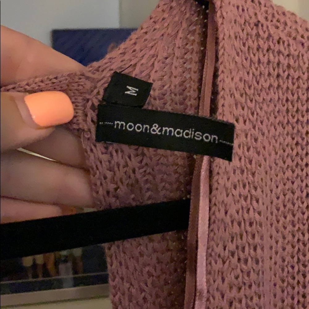 Open Back Sweater - Picture 2 of 3